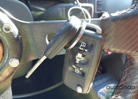 2010 Volkswagen Gti 2-Door z USA, uszkodzony, nr VIN WVWED7AJ2AW204811